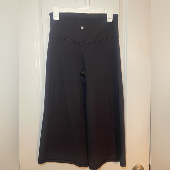 EUC Women’s Athleta Elation Wide Crop Activewear/ Yoga Pant Black Size M Petite - Picture 8 of 9